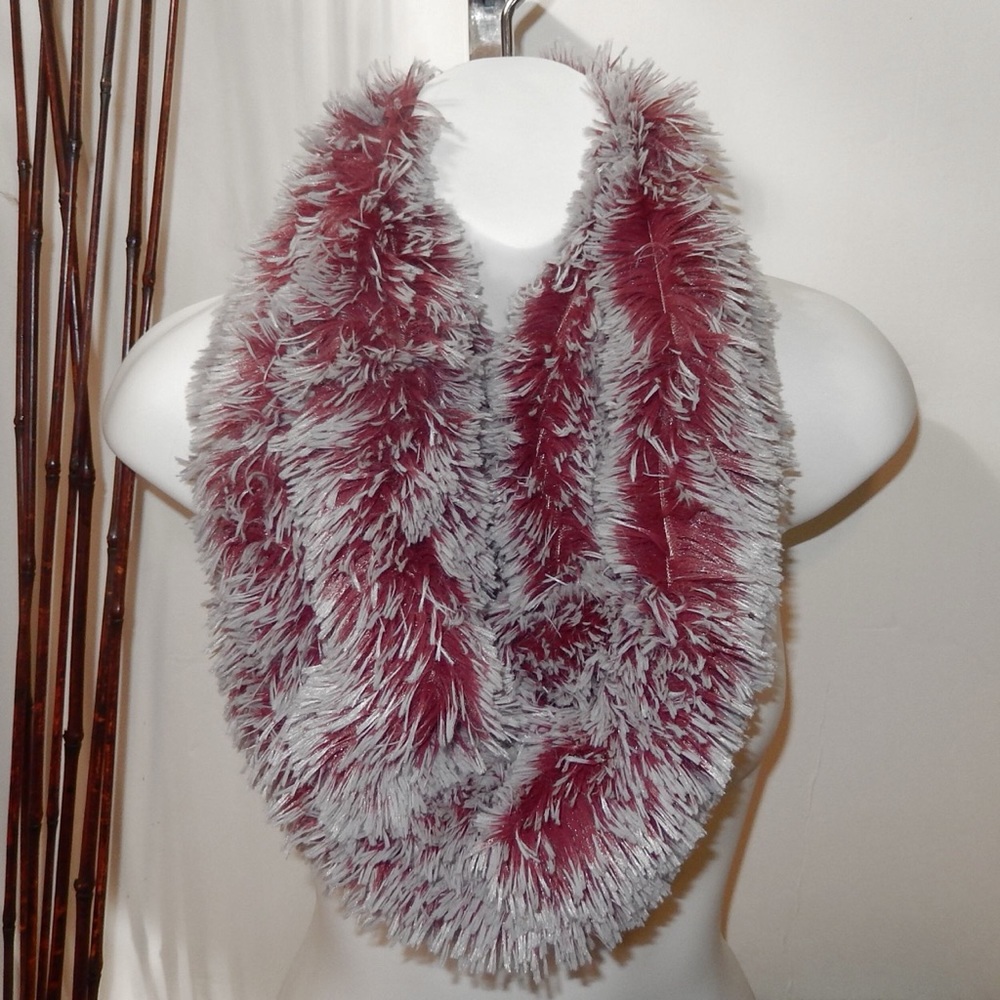 Chunky Lux Furry Flux Infinity Scarf Red